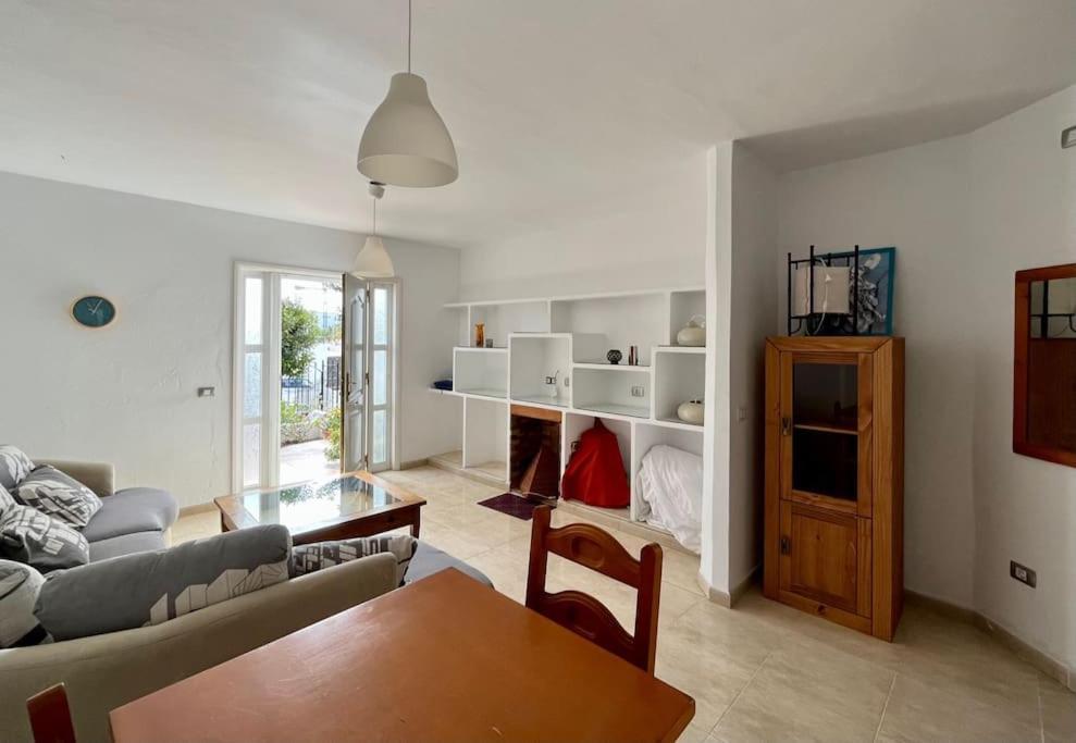 Playa Chica Apt With Terrace 100 M From The Sea بويرتو ذيل كارمين المظهر الخارجي الصورة