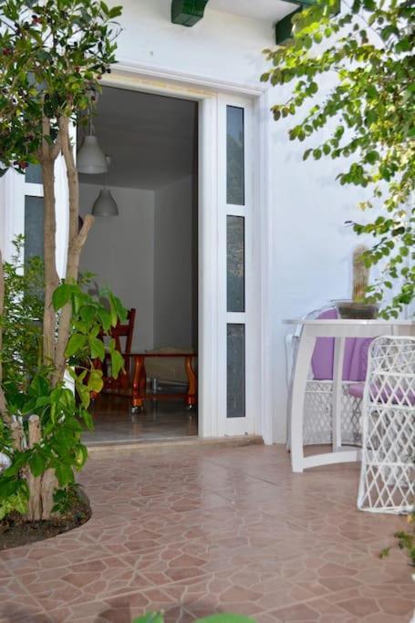 Playa Chica Apt With Terrace 100 M From The Sea بويرتو ذيل كارمين المظهر الخارجي الصورة