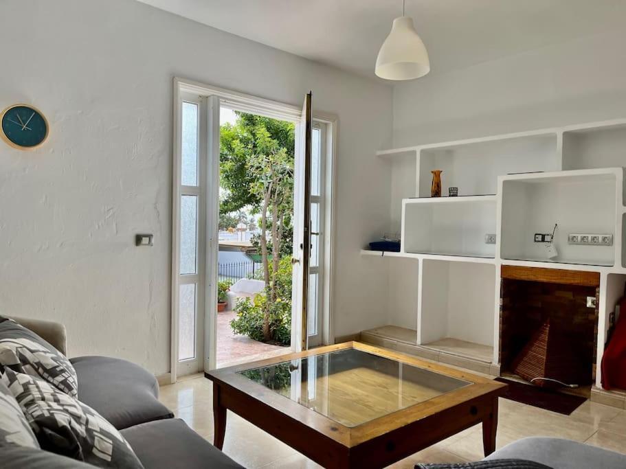 Playa Chica Apt With Terrace 100 M From The Sea بويرتو ذيل كارمين المظهر الخارجي الصورة