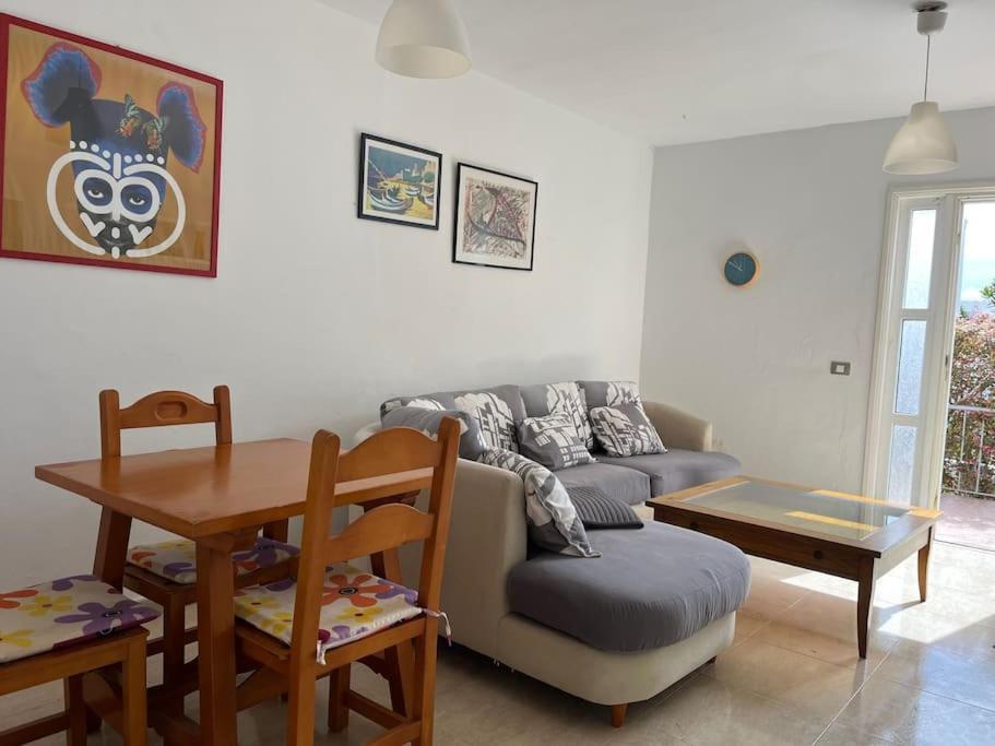 Playa Chica Apt With Terrace 100 M From The Sea بويرتو ذيل كارمين المظهر الخارجي الصورة